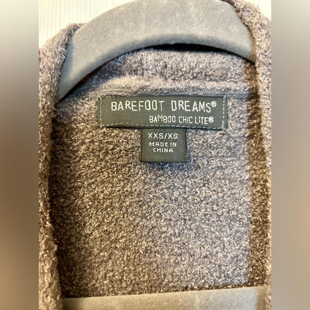 Barefoot Dreams CozyChic Lite Calypso Wrap in Graphite - Picture 5 of 11